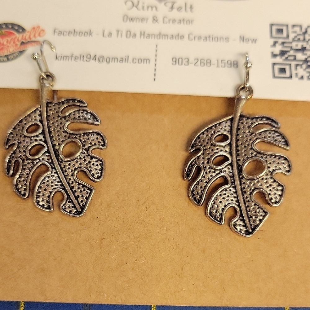 Silver Tone Leaf 1.5" Earrings